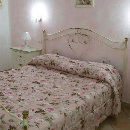 B&B Le Rose ออลเบีย ภายนอก รูปภาพ